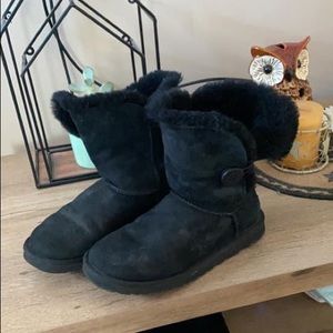 Black size 8 Ugg boots